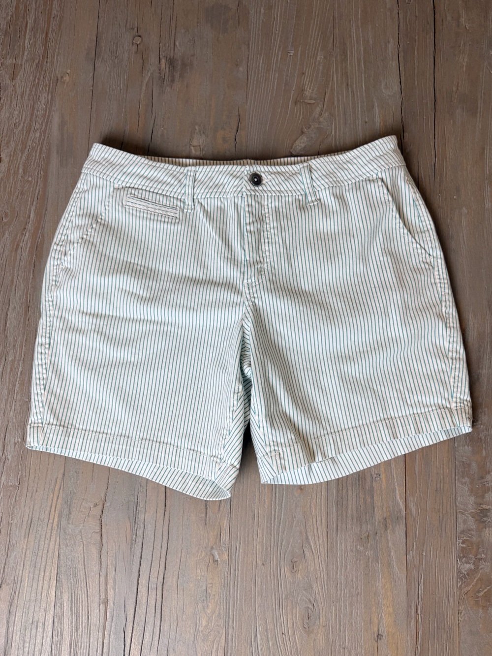 Market & Spruce Women’s White Shorts W-Thin Teal Stripes Size-8 NWOT